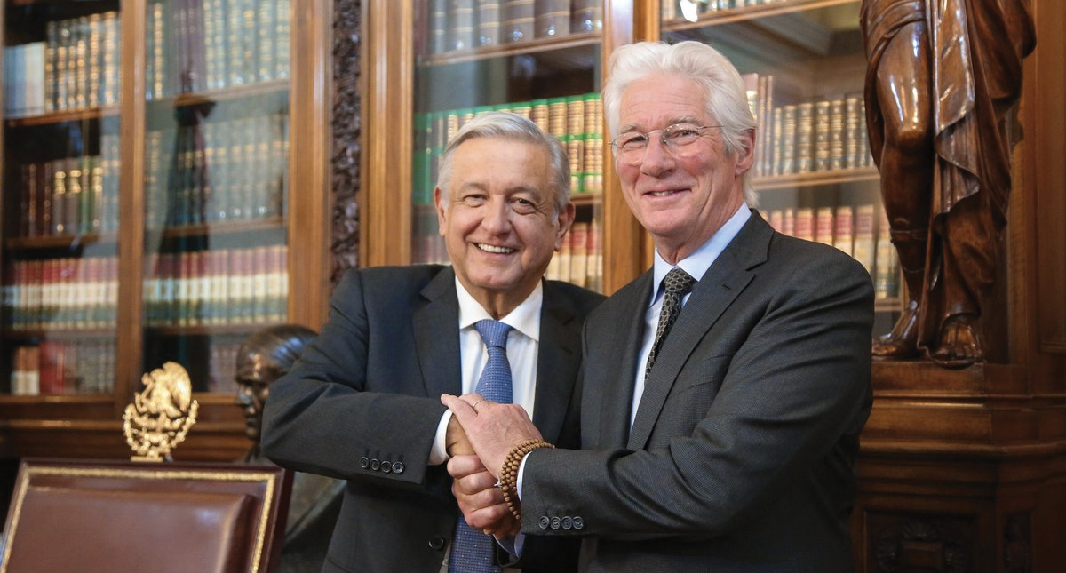 López Obrador recibe en Palacio Nacional a Richard Gere