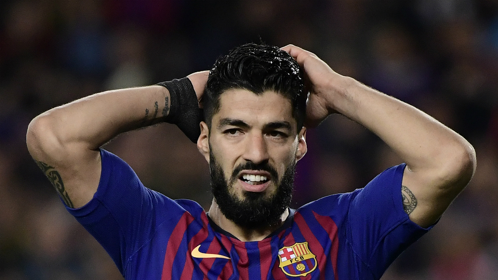 Luis Suárez operado de una rodilla a un mes de la Copa América