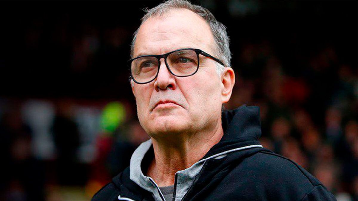 Marcelo Bielsa seguirá al frente de Leeds United Marcelo Bielsa seguirá al frente de Leeds United