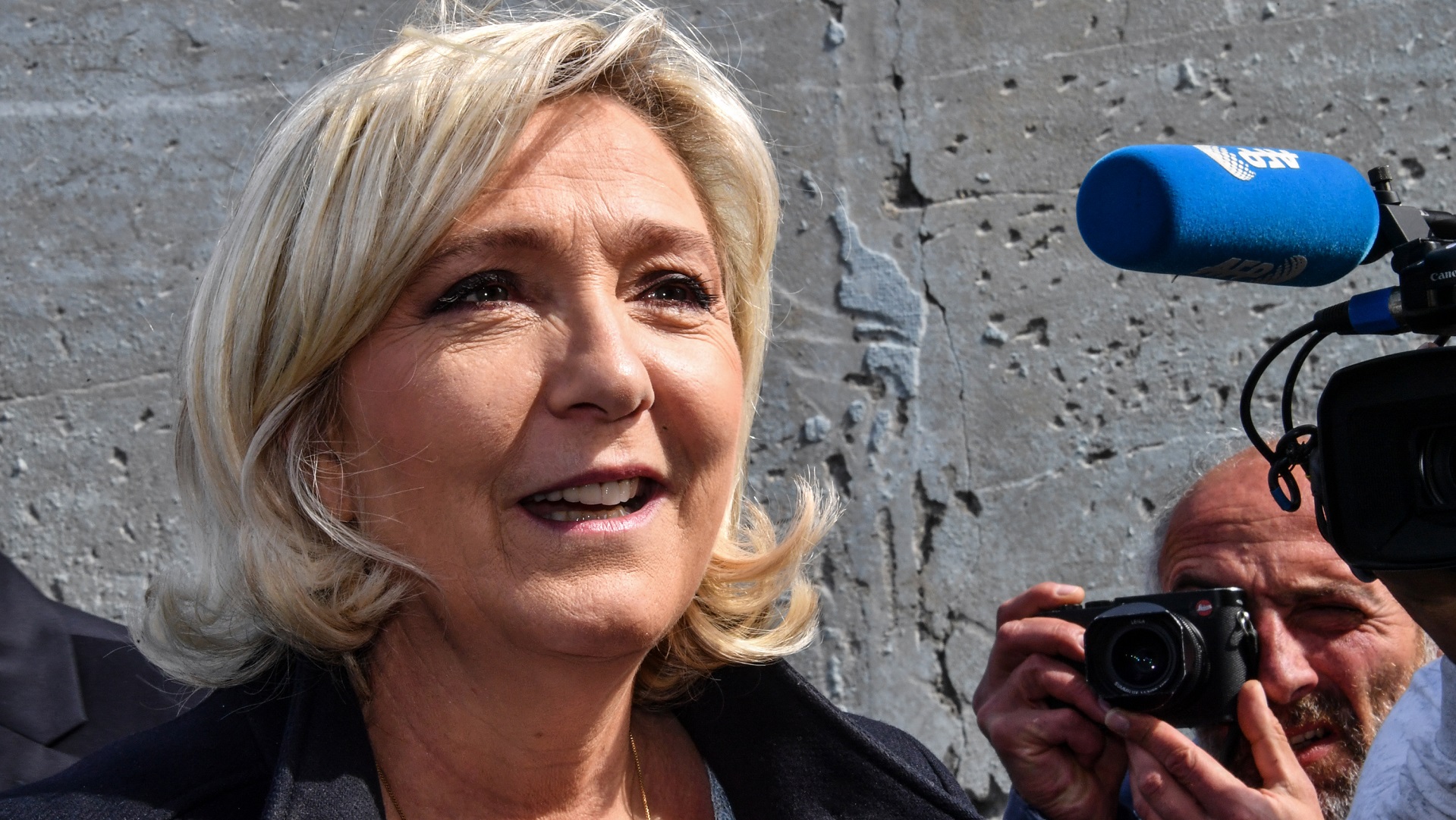 Extrema derecha de Le Pen aventaja en elecciones europeas en Francia