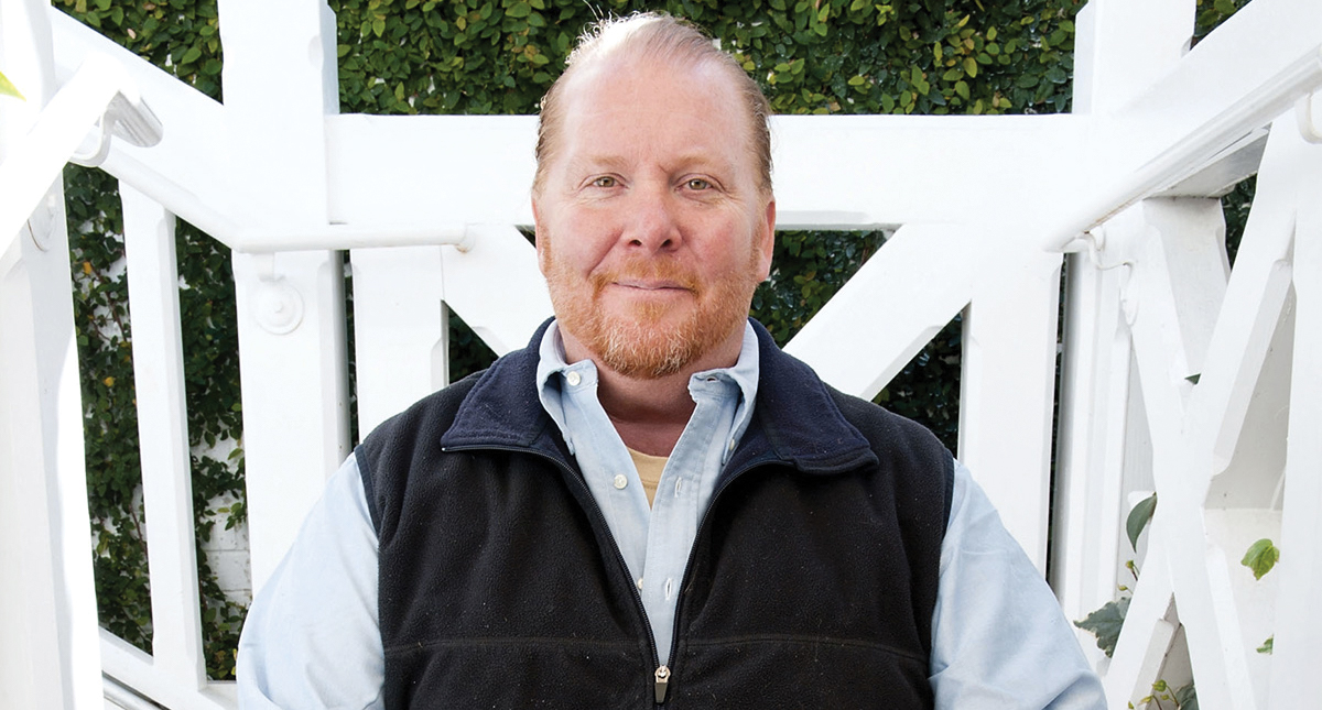 Mujer denuncia formalmente al chef Mario Batali por abuso y agresión