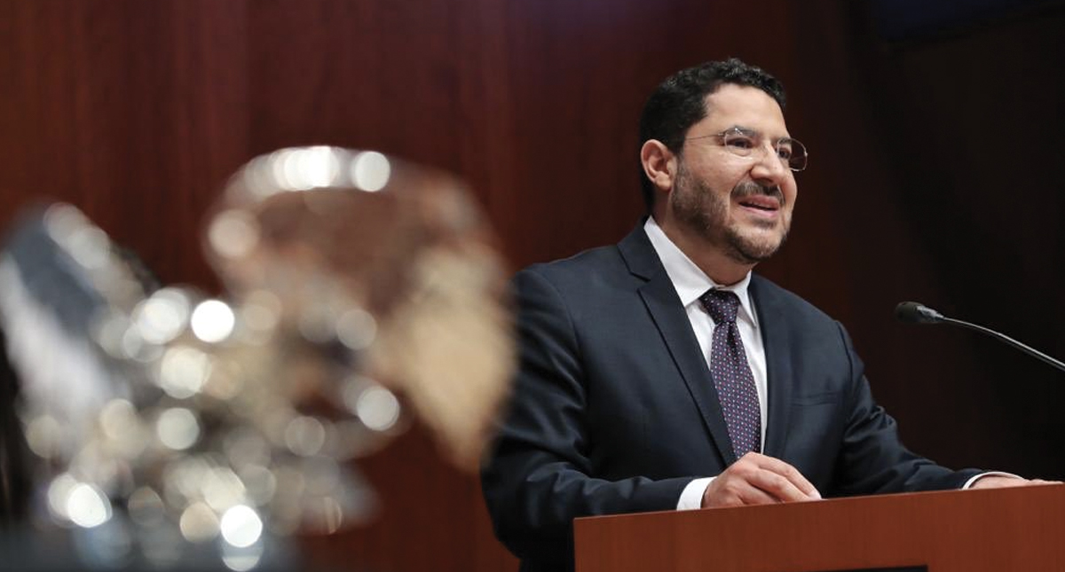 Monreal debe renunciar a coordinación de Morena en el Senado: Batres Monreal debe renunciar a coordinación de Morena en el Senado: Batres