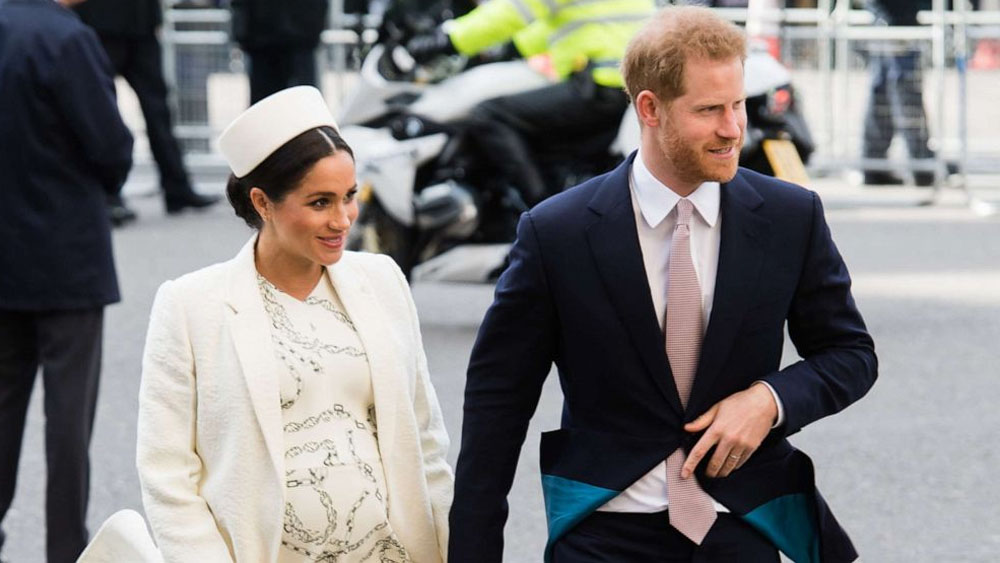 Bebé del príncipe Harry y Meghan rendirá cuentas al fisco de EE.UU. - meghan-markle-harry-porto