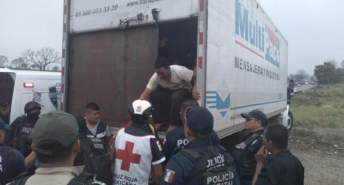 Rescatan al menos a 100 migrantes en Veracruz Rescatan al menos a 100 migrantes en Veracruz