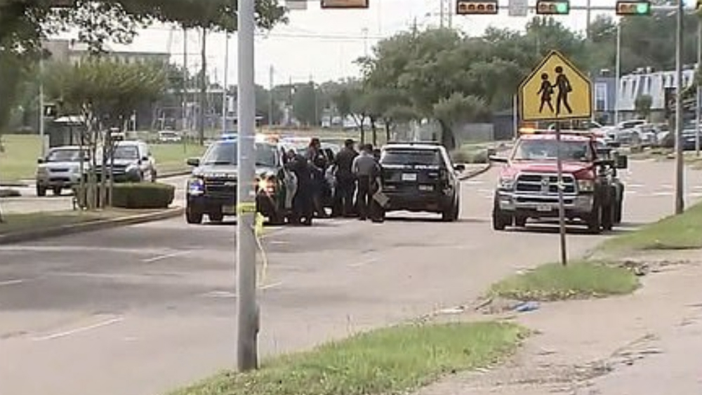 Adulto mayor muere por evitar que una grúa se llevara su auto