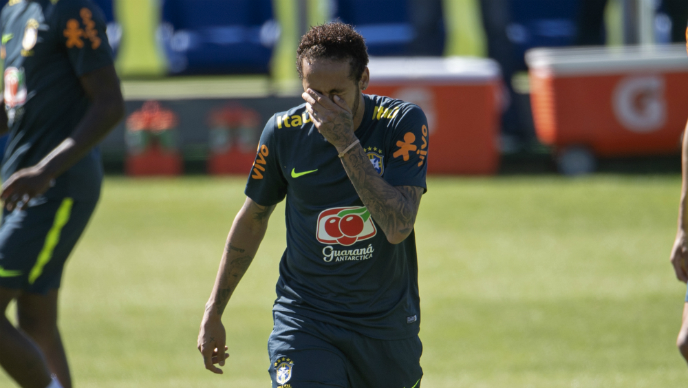 Médicos de Brasil descartan “lesión grave” de Neymar en la rodilla