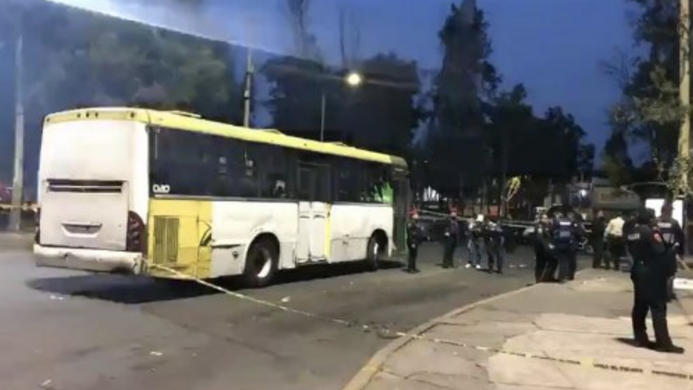 Por resistirse a robo, matan a mujer en transporte público en paradero de La Raza