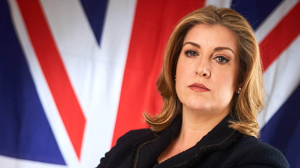 Theresa May destituye a ministro de Defensa por caso Huawei - pennymordaunt