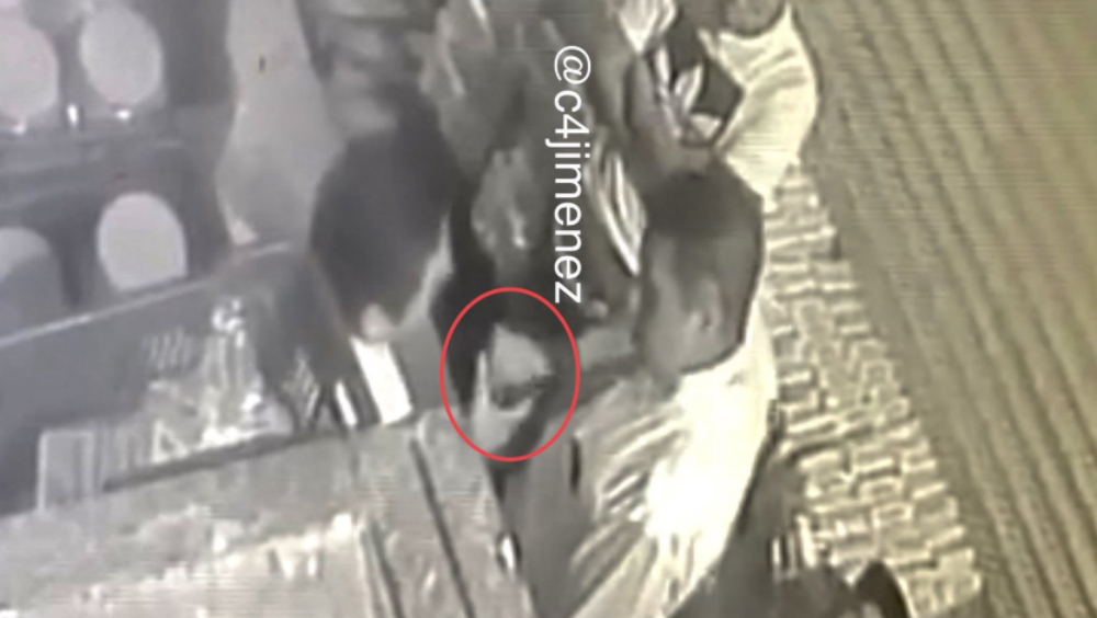 #Video Policía de Investigación extorsiona a comerciante de La Merced