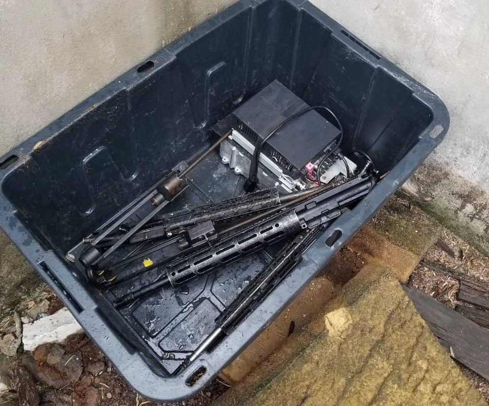 Tras persecución rescatan a uno y decomisan arsenal en Reynosa - policias-6