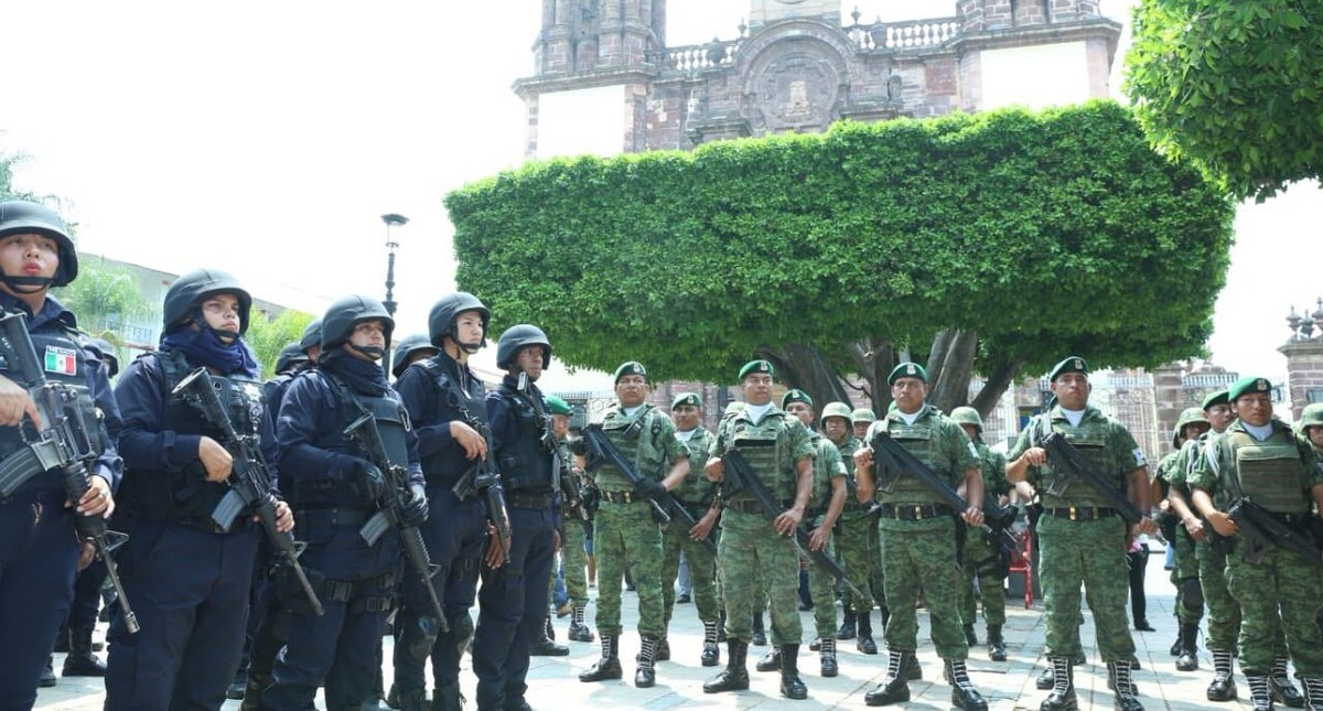 Ataques suman cuatro policías muertos en Michoacán - policias-que-respaldaran-a-los-agentes-de-zamora