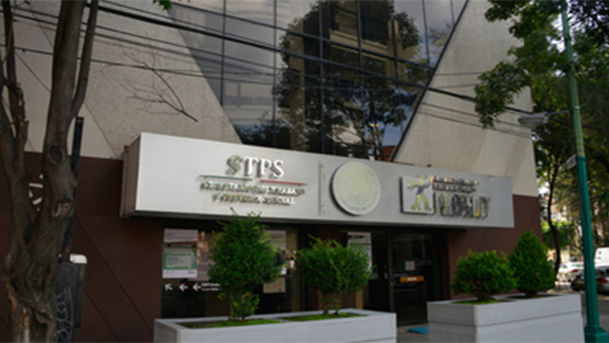 Reforma laboral obligará a sindicatos a renovarse o morir: STPS