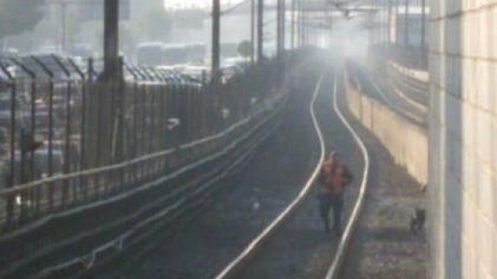 Rescatan a perro en vías del Metro en Línea A