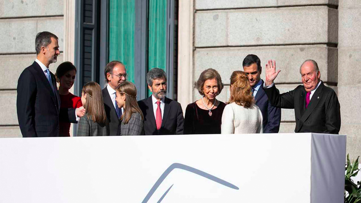 Rey Juan Carlos anuncia su retiro de la vida pública