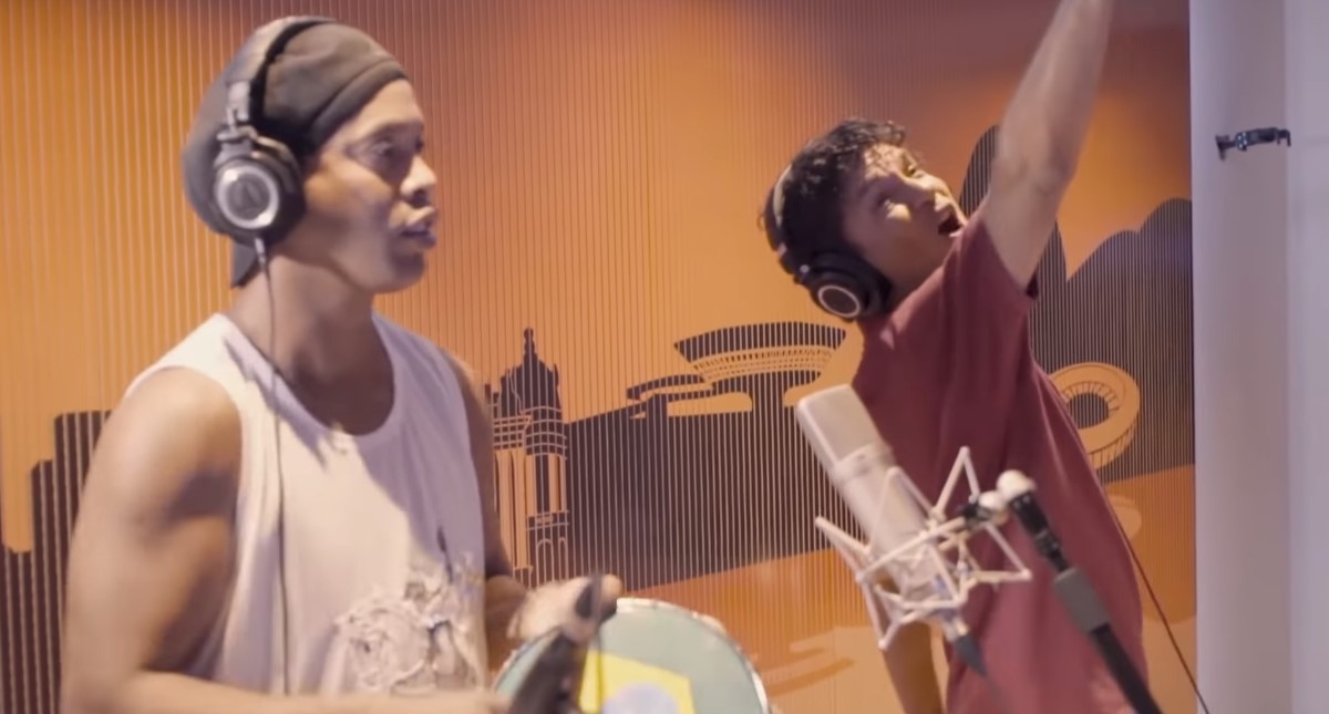 #Video Ronaldinho canta un rap contra la corrupción