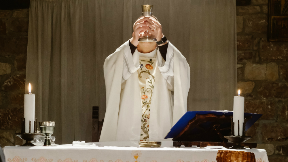 Investigan a un sacerdote francés por violación y agresión sexual