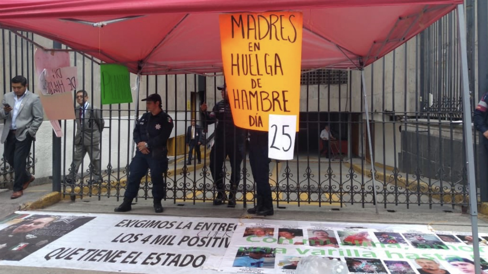 Levantan plantón en Segob