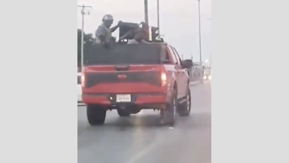 #Video Sujetos armados transitan sin problemas en calles de Tamaulipas