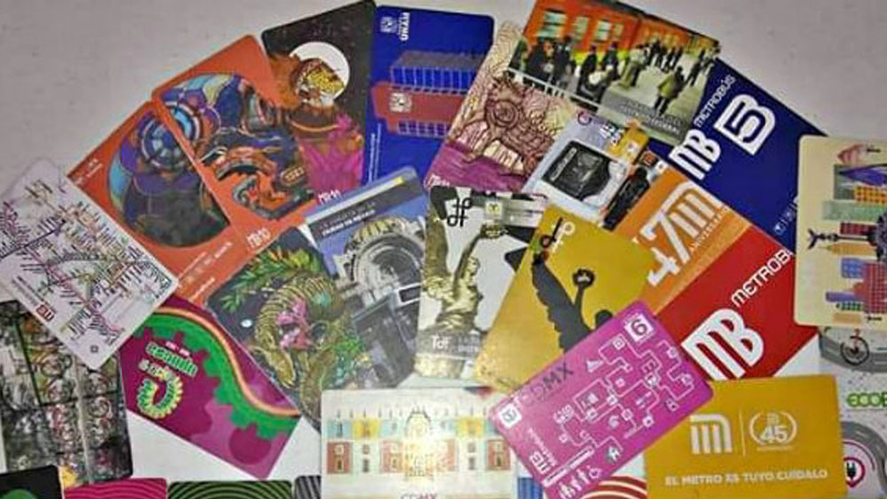 Detienen en Pantitlán a vendedor de tarjetas del Metro