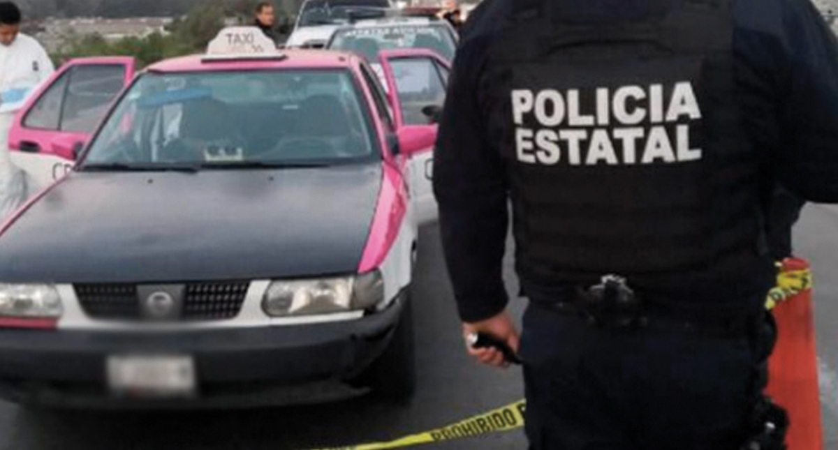 Encuentran dos cuerpos dentro de taxi en Naucalpan