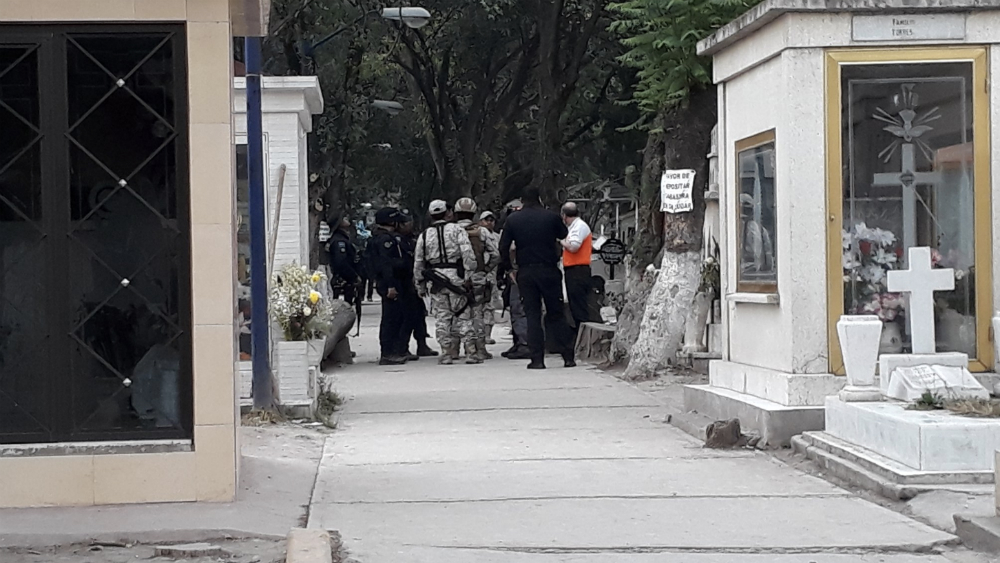 Descubren toma clandestina en panteón San Isidro de Azcapotzalco