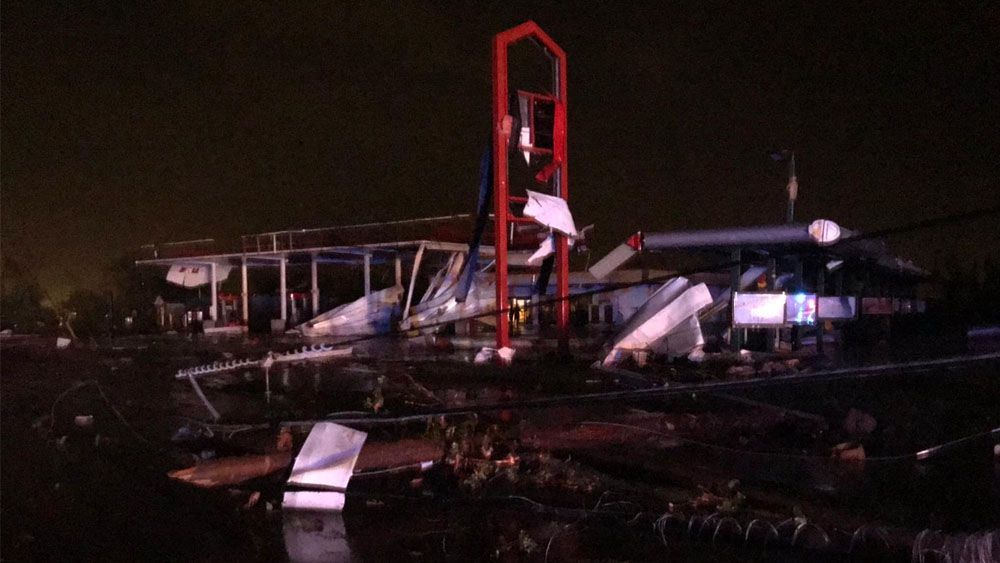 Tornado deja al menos tres muertos en Missouri