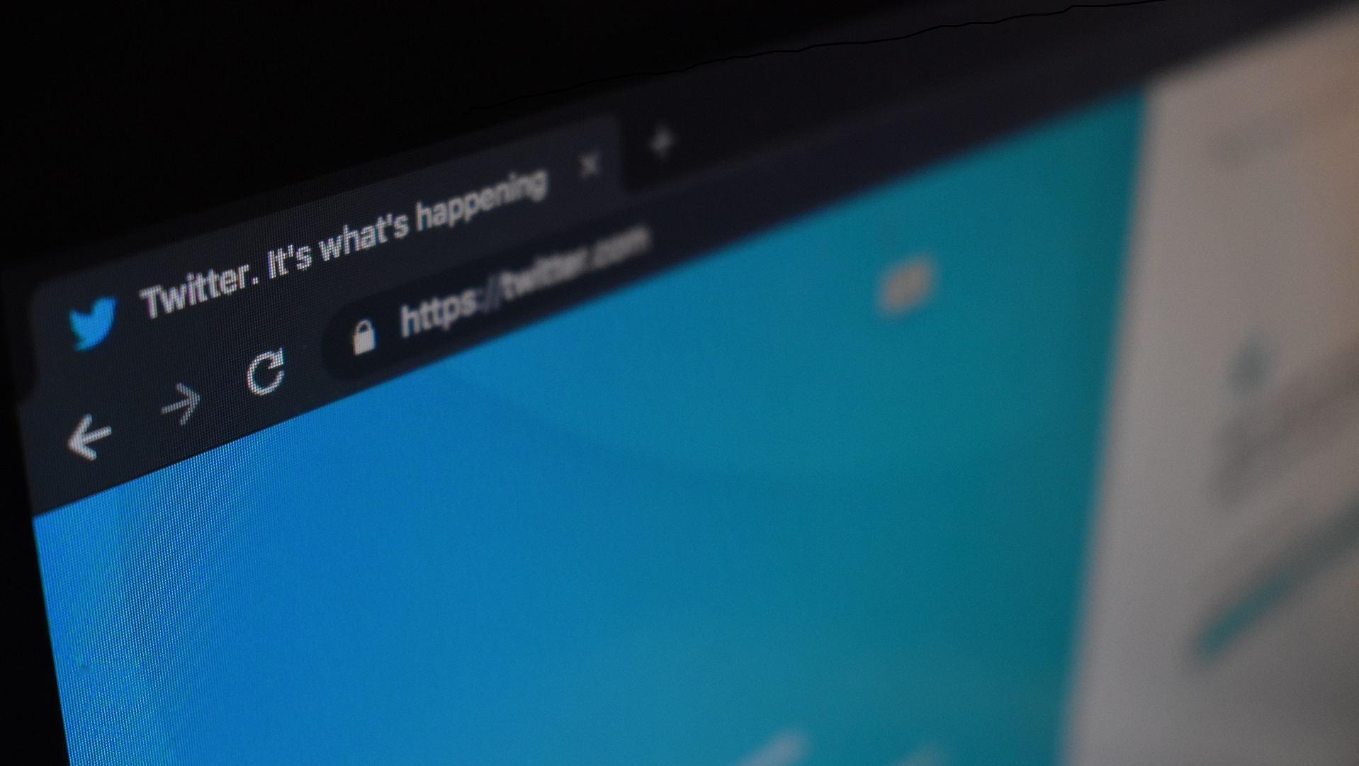 AMLO pide respetar libertad de expresión en redes sociales