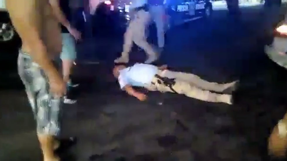 #Video Golpean a agentes de la Policía Turística en Acapulco