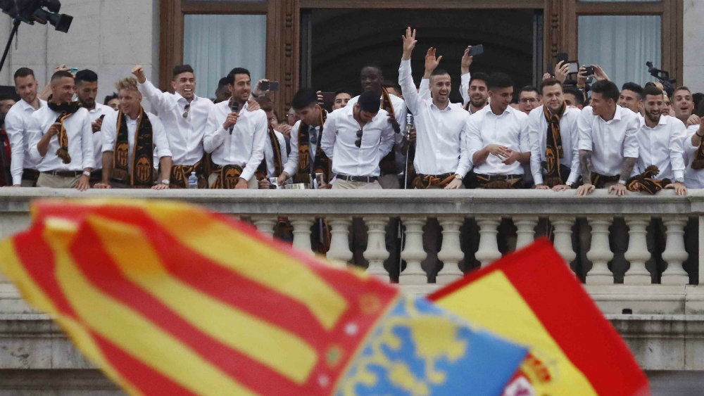 Valencia celebra título de la Copa del Rey en la Plaza del Ayuntamiento
