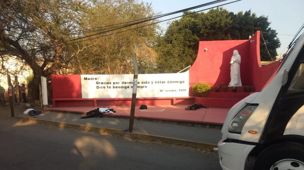 Víctimas de ataque a camión de reclusas en Morelos. Foto de @7batman52