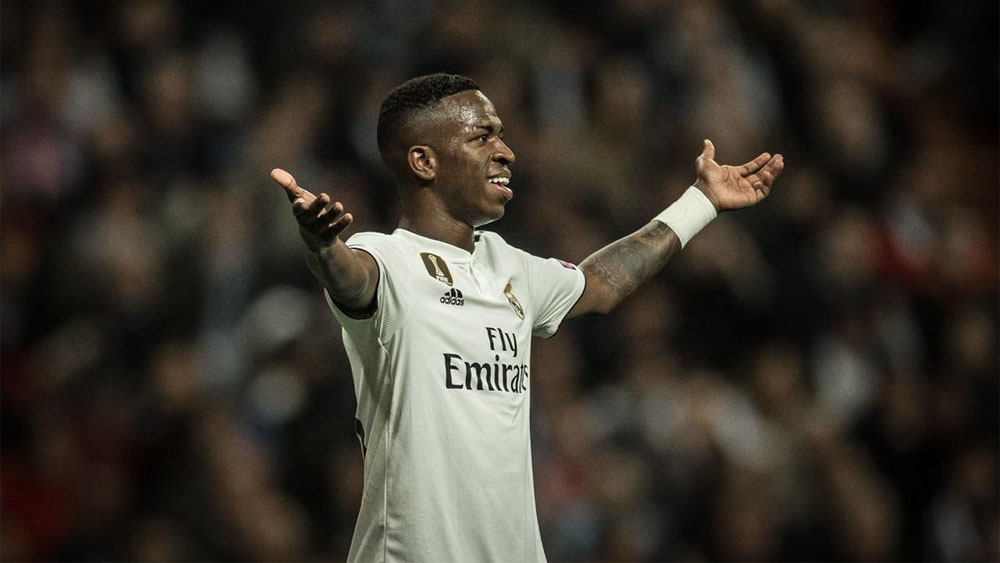 Vinicius no entrena con el Real Madrid tras “error” en test de COVID-19
