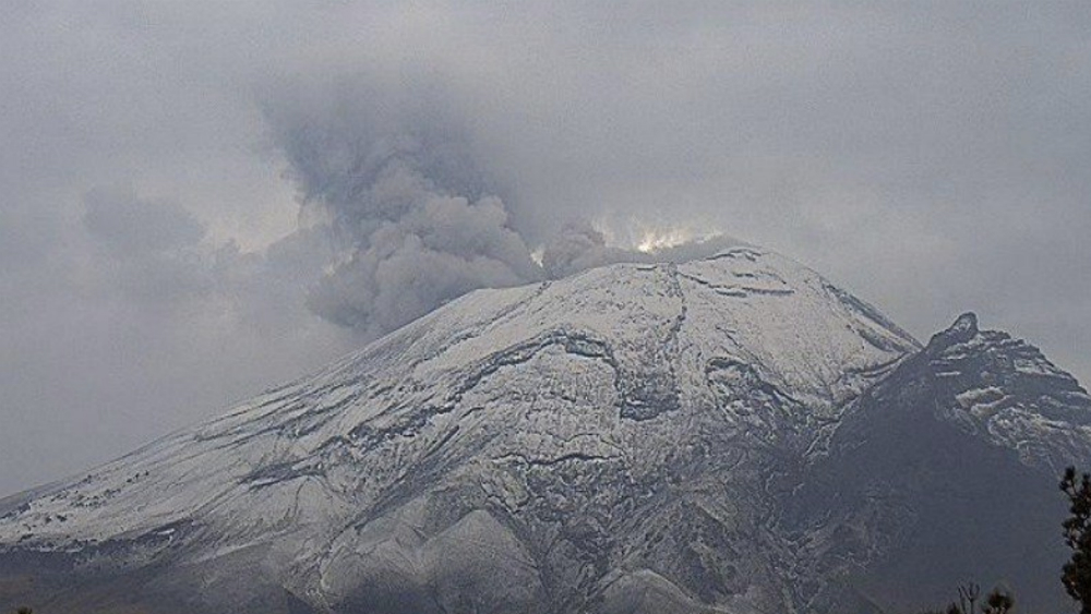Explosión del Popocatépetl con contenido moderado de ceniza