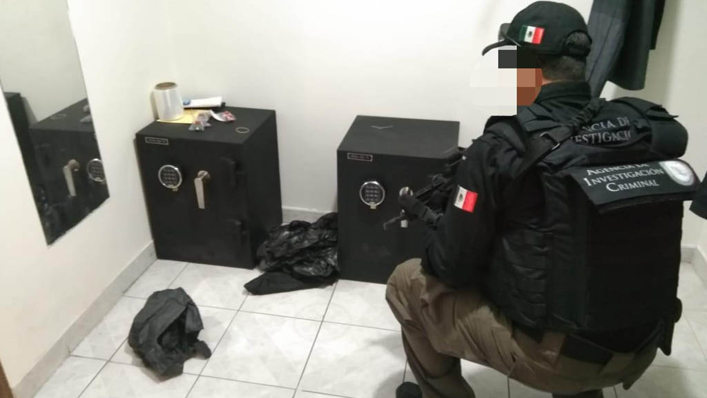 Aseguran en Zapopan inmueble con armas, drogas y dinero en efectivo
