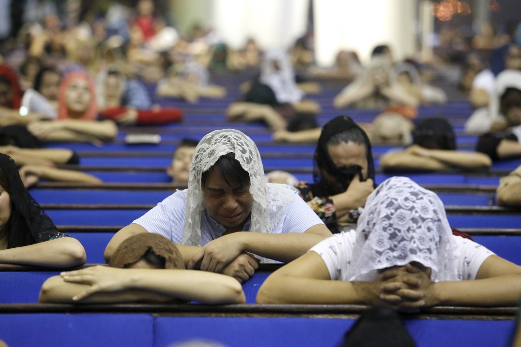 Fieles rezan por liberación de Naasón Joaquín García - 000-1h90jz