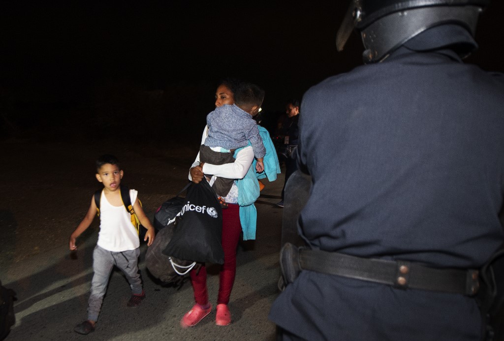 Venezolanos en situación vulnerable seguirán entrando sin visa a Perú - 000-1hj1t5