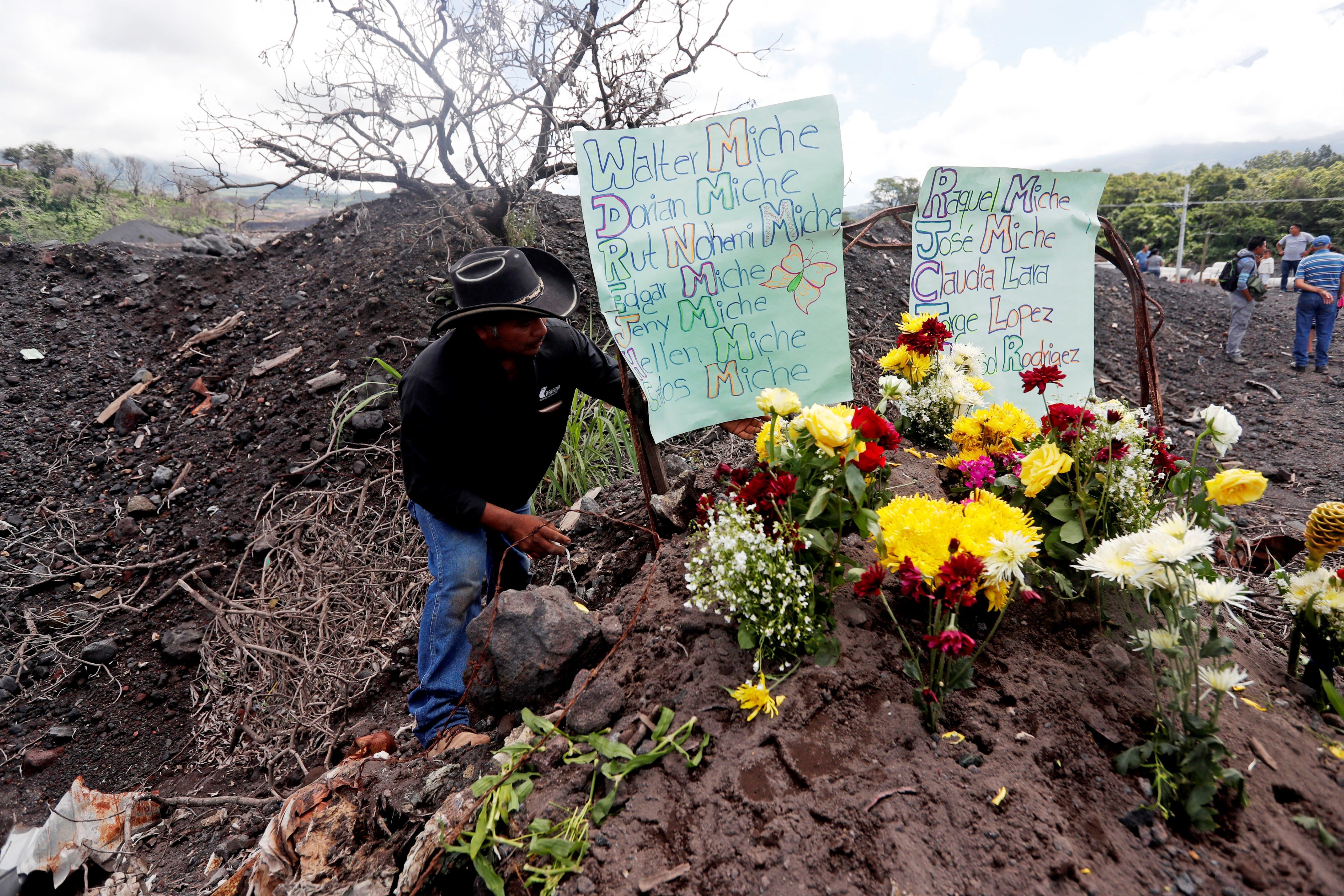 Los rostros de la tragedia del Volcán de Fuego, un año después - 636951938115329425
