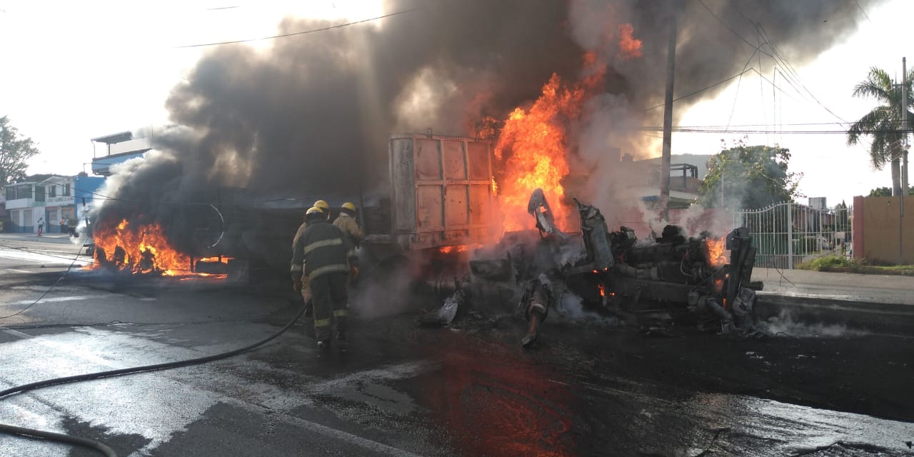 Accidente de tráiler deja al menos seis muertos en Morelos - accidente-trailer-yecapixtla-cautla-2