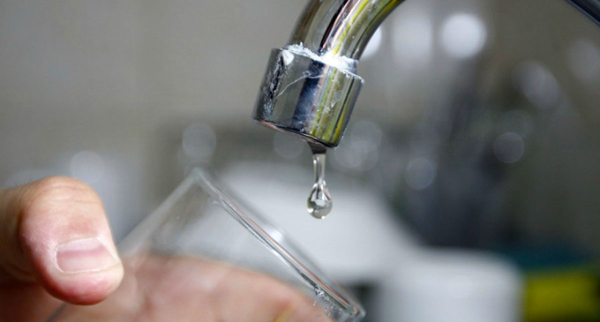 Encuentran sustancias dañinas en el agua potable de Chile