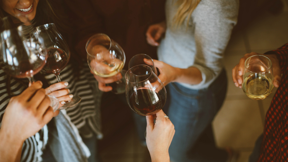 Consumir droga y alcohol en vía pública ya no será prohibido en Colombia