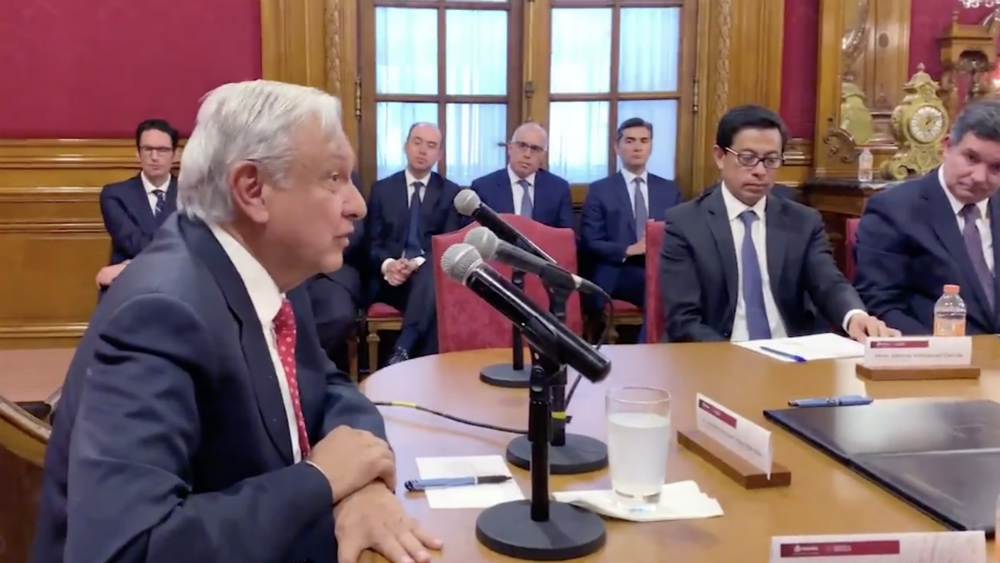 López Obrador firma acuerdo de refinanciamiento para fortalecer a Pemex López Obrador firma acuerdo de refinanciamiento para fortalecer a Pemex