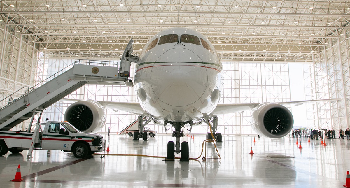Regresa el avión presidencial a México. Gobierno buscará alternativas para su venta