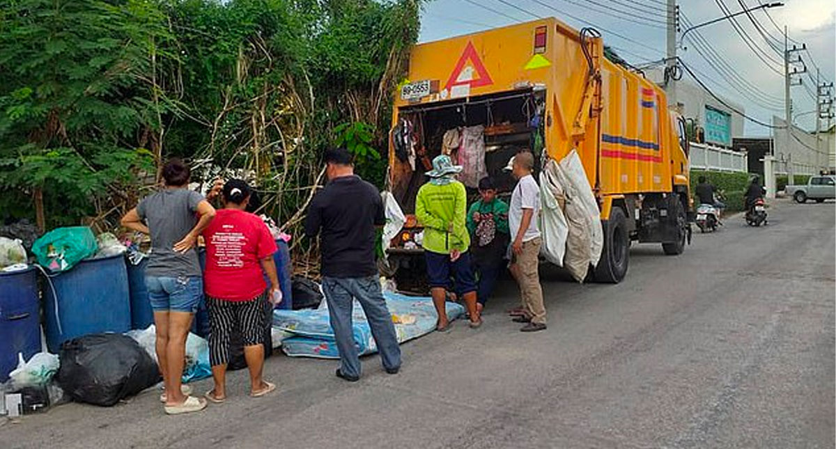 #Video Mujer tira a su bebé recién nacido a la basura y huye