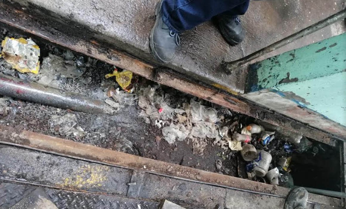 Basura satura sistemas de desagüe del Metro - basura-desague-metro-2