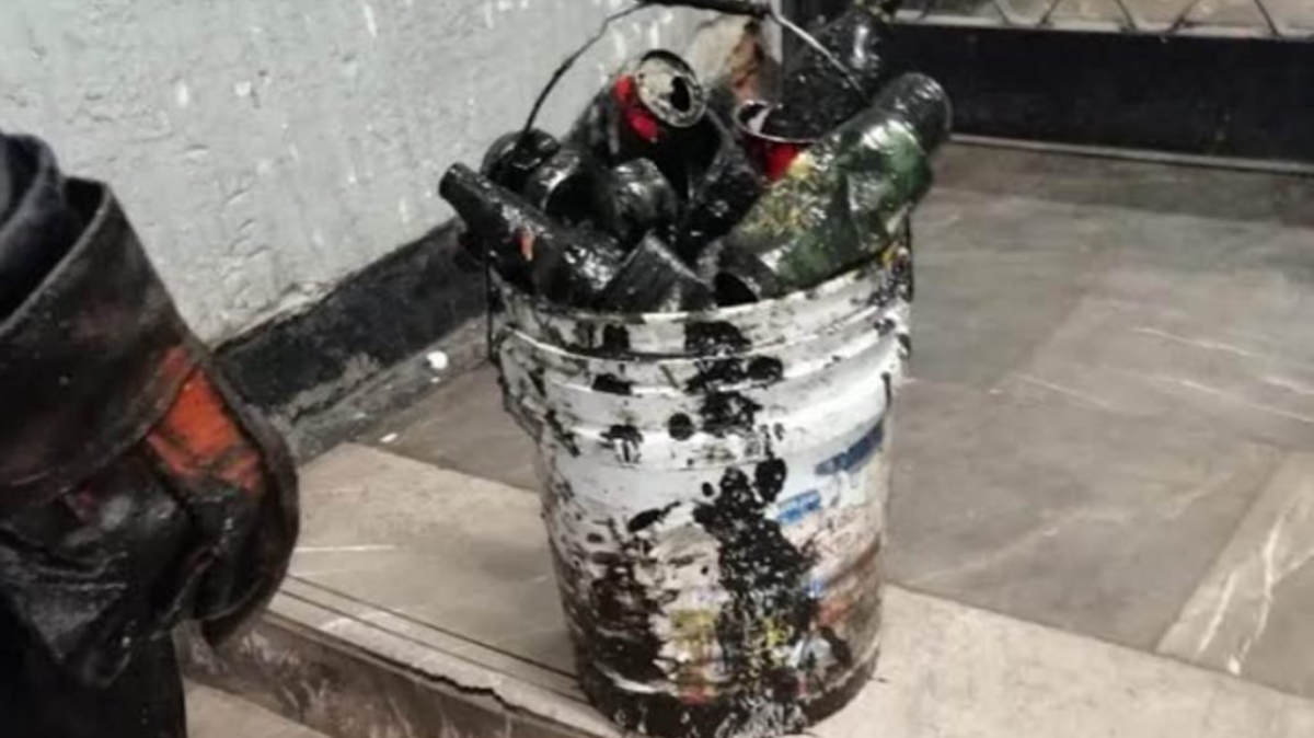 Basura satura sistemas de desagüe del Metro