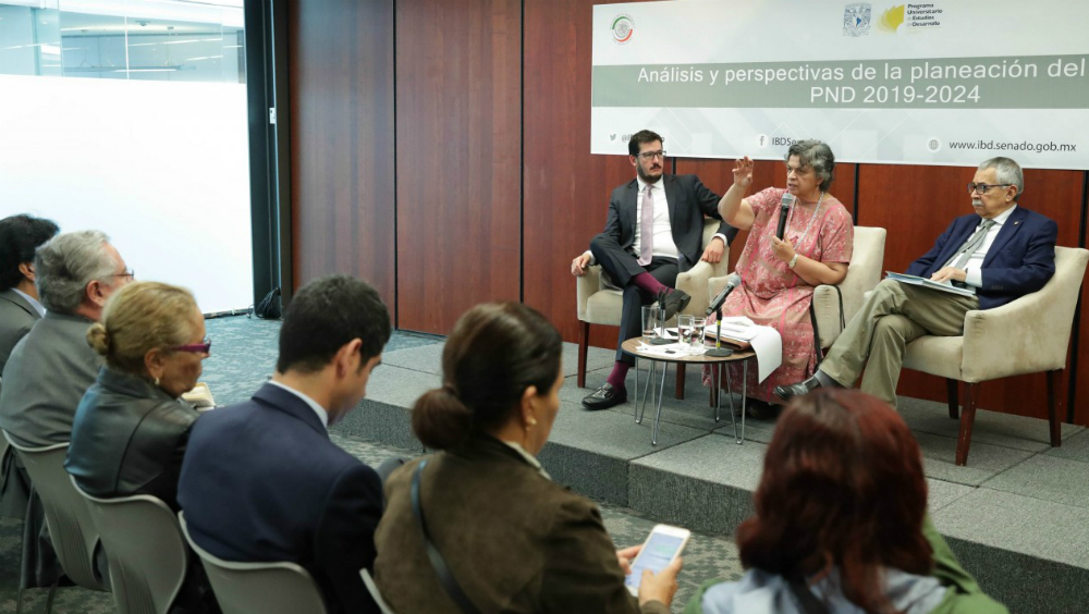 Beatriz Paredes alerta por reducción de personal de confianza en el gobierno