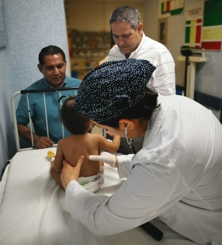 Niña maltratada por su mamá en Guerrero tiene esguince cervical - bebe-valorada