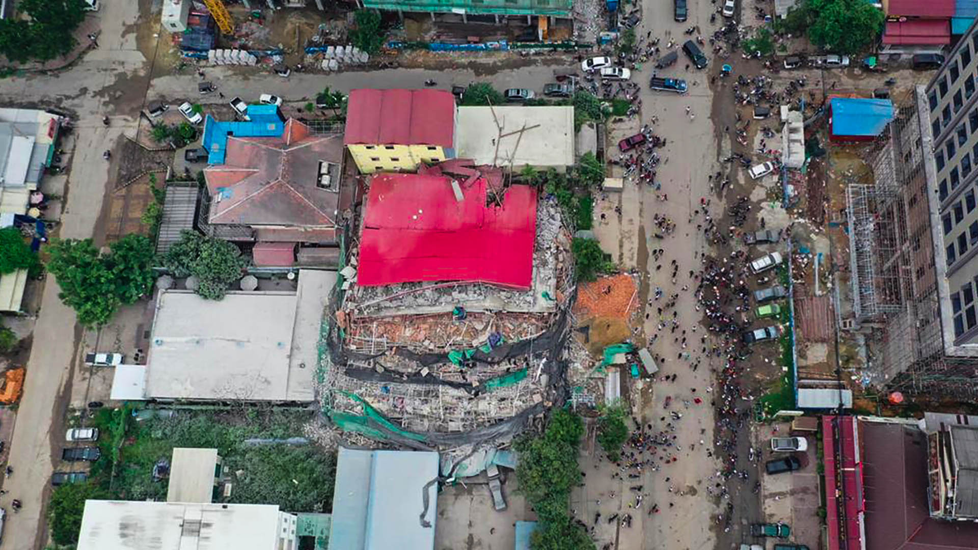 Derrumbe de construcción en Camboya deja al menos tres muertos