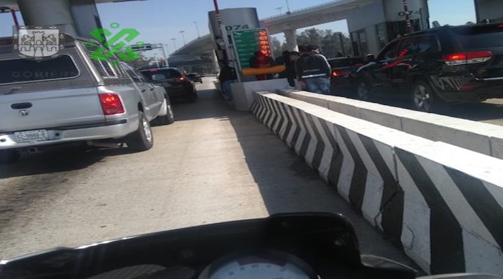 Hay manifestantes en caseta de cobro Tlalpan; no afectan circulación