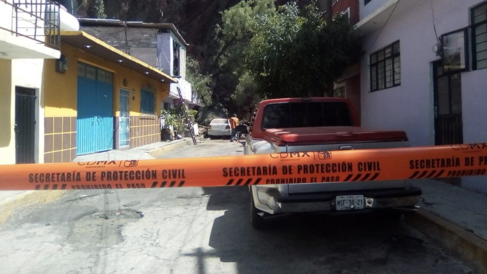 Apoyarán a familias en Iztapalapa por posible deslave en Cerro del Peñón