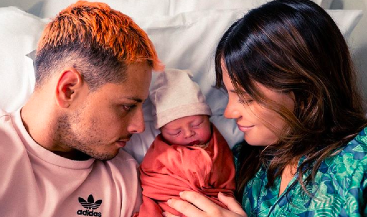 Chicharito Hernández anuncia nacimiento de su hijo
